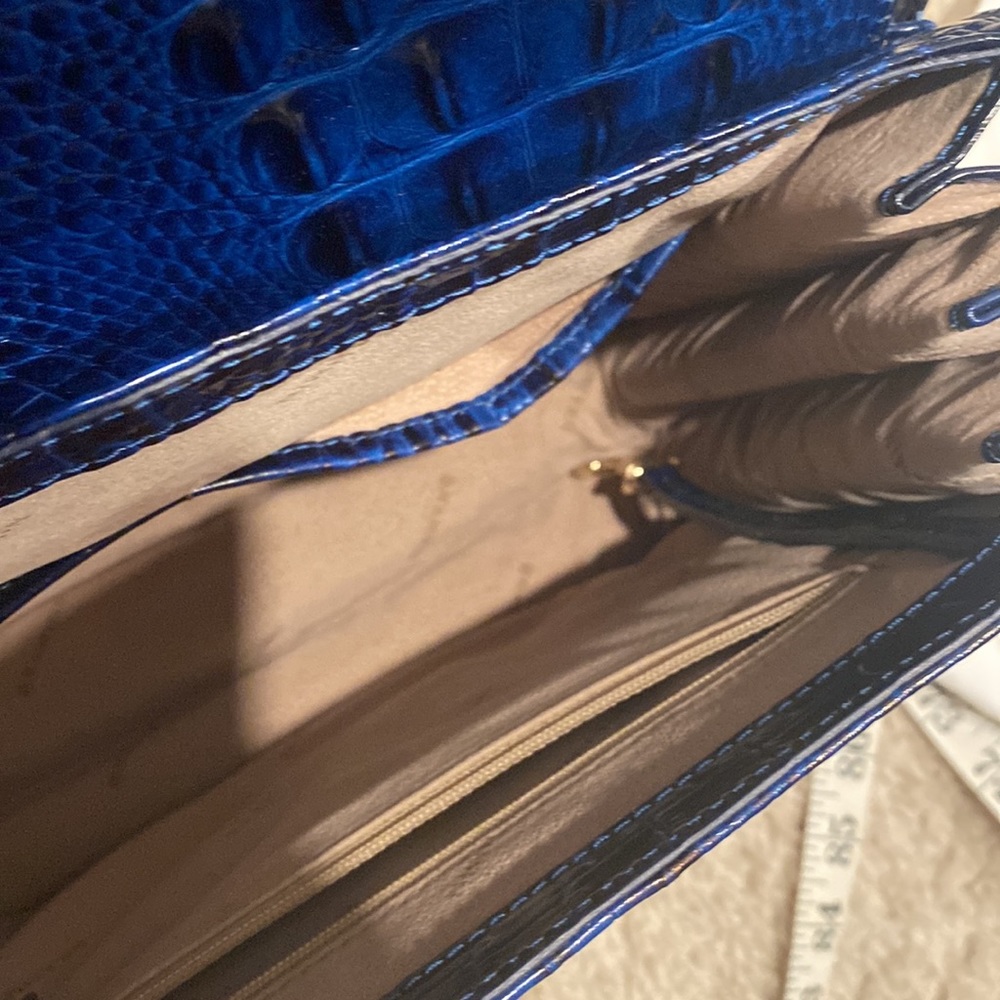 💙HEAD TURNER💙‼️‼️‼️price is firm‼️‼️‼️Brahmin Gabriella blue satchel - Picture 9 of 11